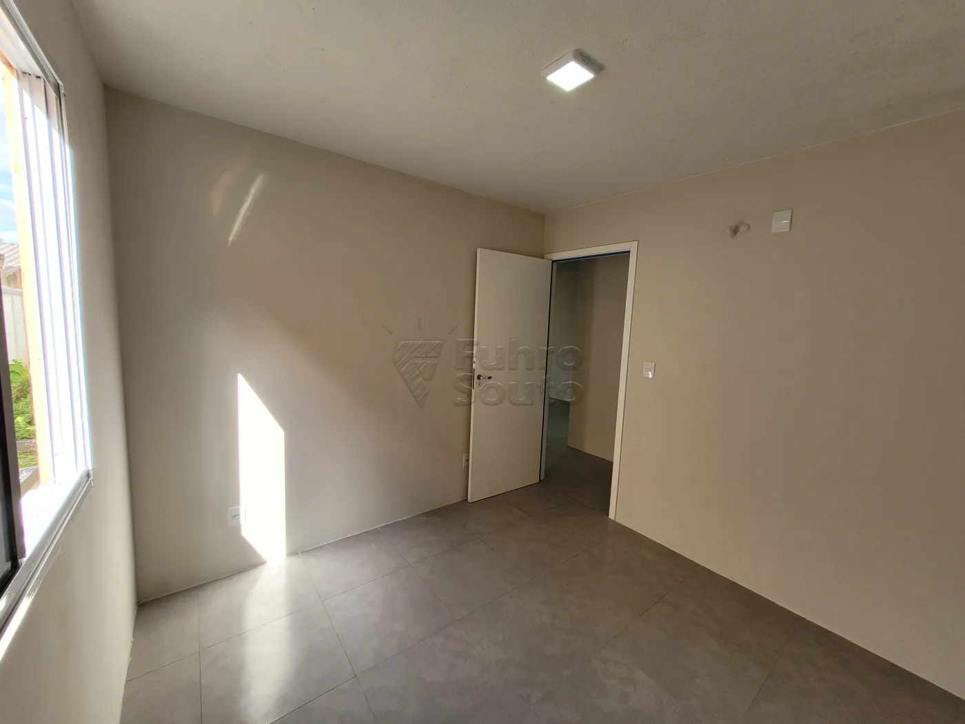 Comprar Apartamento / Padr&atilde;o em Pelotas R$ 169.900,00 - Foto 12