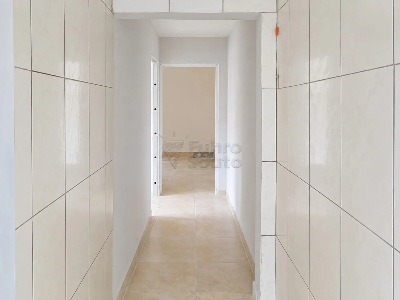 Comprar Casa / Padr&atilde;o em Pelotas R$ 197.000,00 - Foto 4