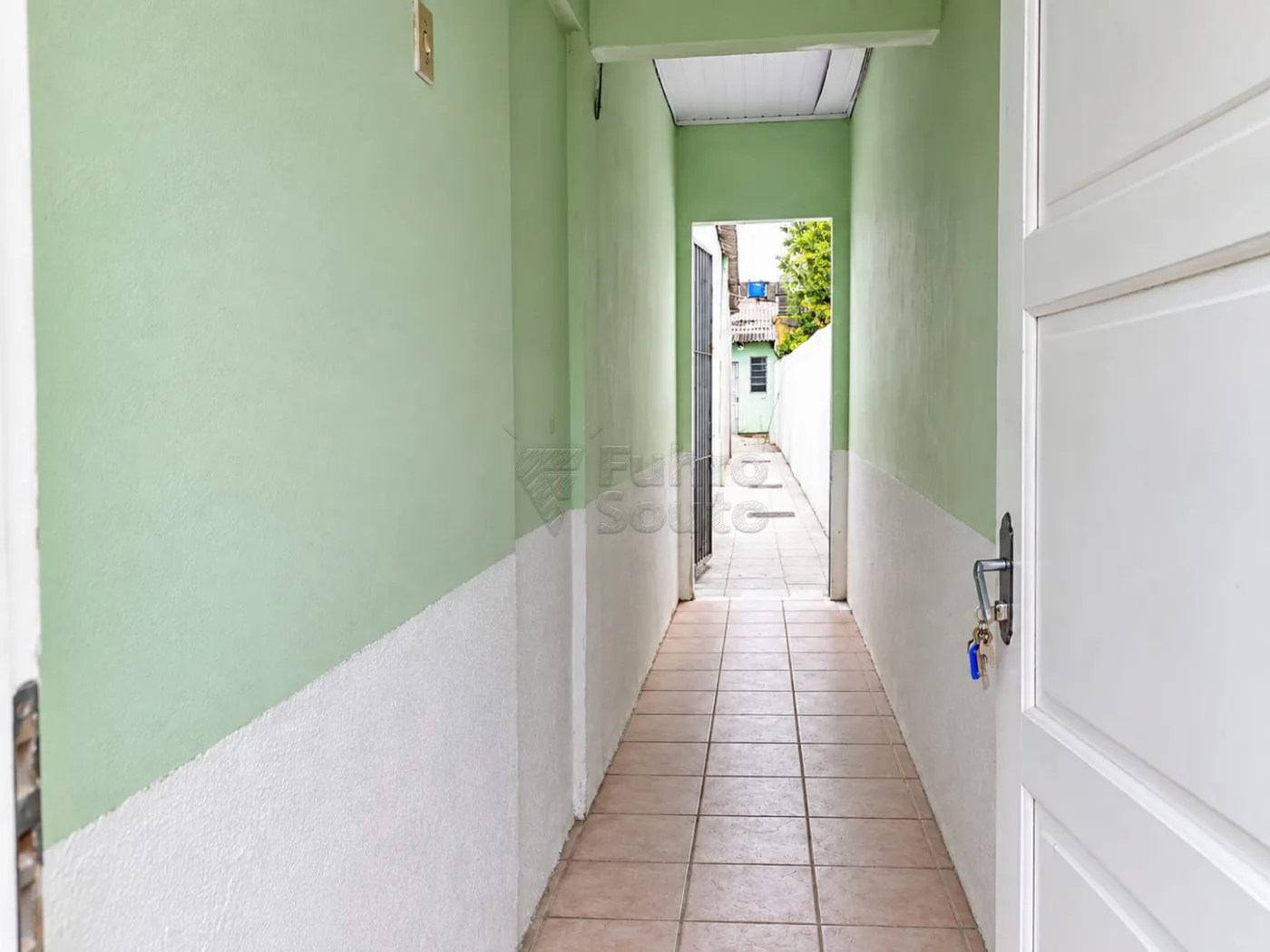 Comprar Casa / Padr&atilde;o em Pelotas R$ 197.000,00 - Foto 7