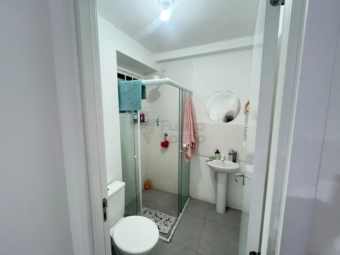 Comprar Apartamento / Padr&atilde;o em Pelotas R$ 180.000,00 - Foto 5