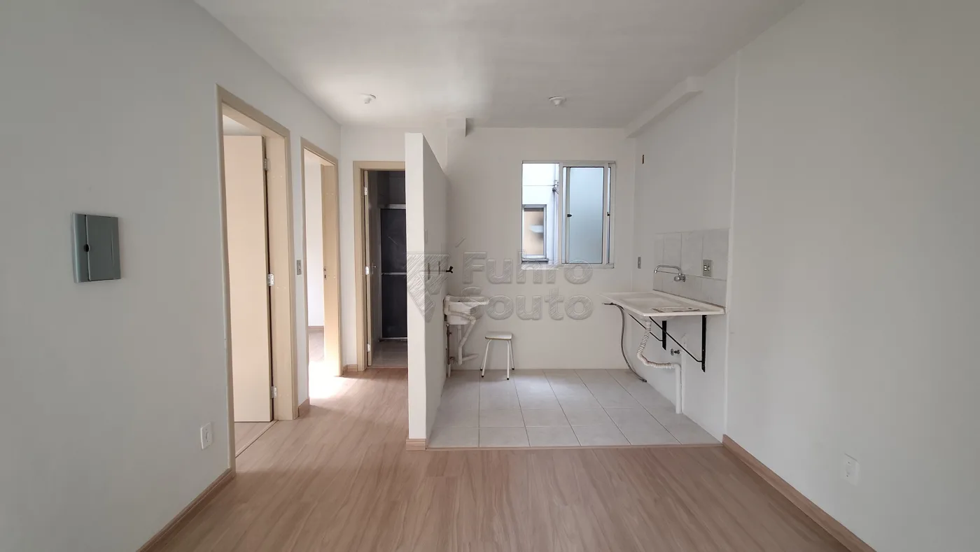 Comprar Apartamento / Padr&atilde;o em Pelotas R$ 150.000,00 - Foto 1