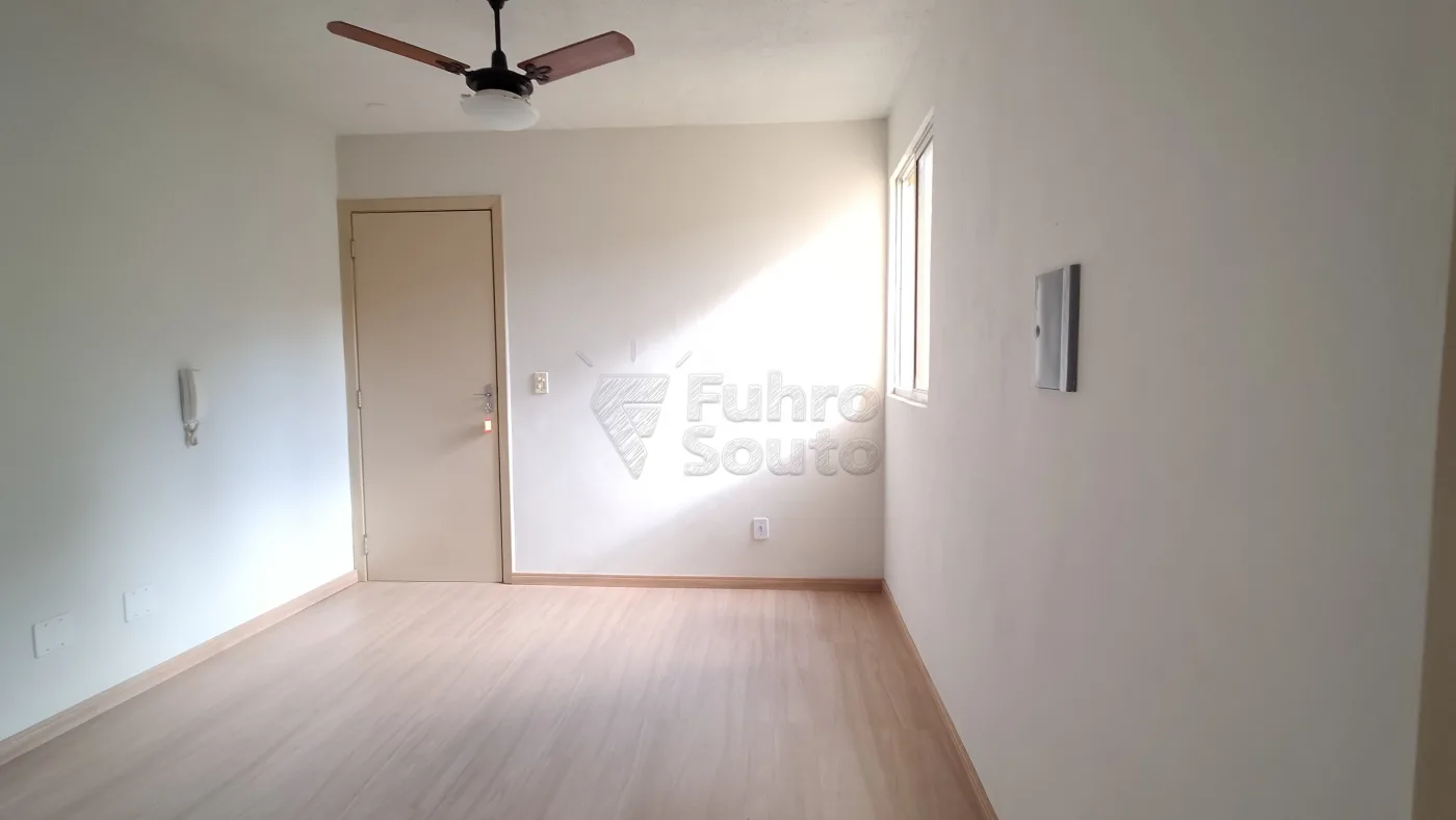 Comprar Apartamento / Padr&atilde;o em Pelotas R$ 150.000,00 - Foto 2