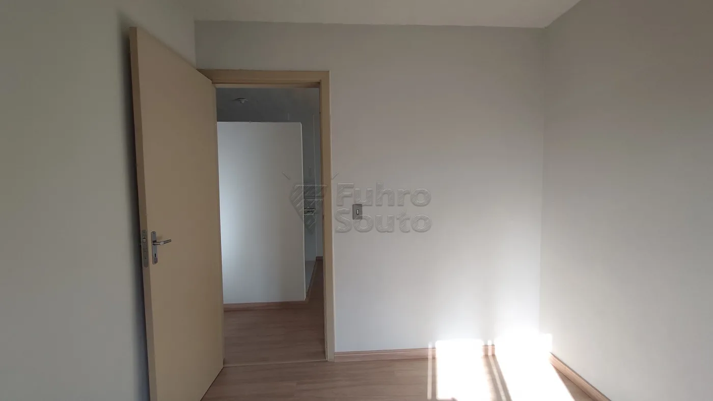 Comprar Apartamento / Padr&atilde;o em Pelotas R$ 150.000,00 - Foto 5