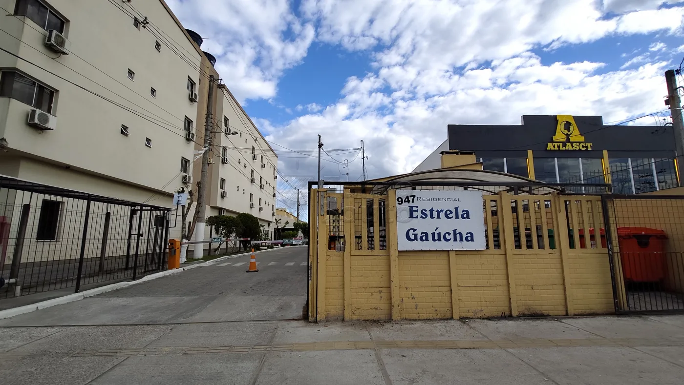 Comprar Apartamento / Padr&atilde;o em Pelotas R$ 150.000,00 - Foto 20