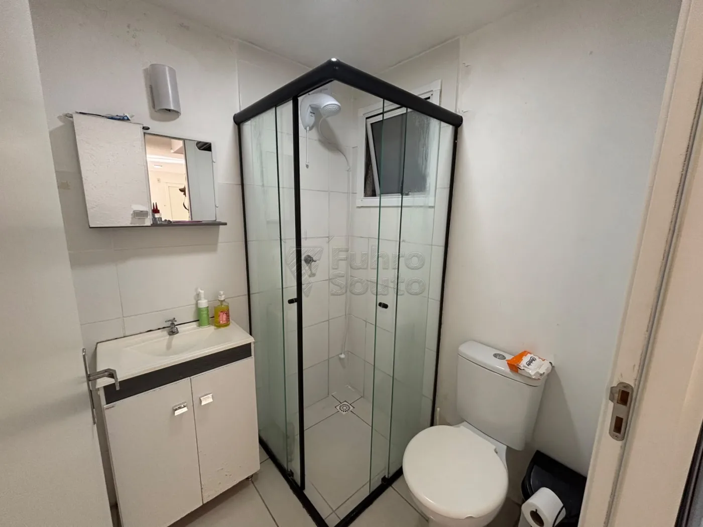 Comprar Apartamento / Padr&atilde;o em Pelotas R$ 160.000,00 - Foto 7