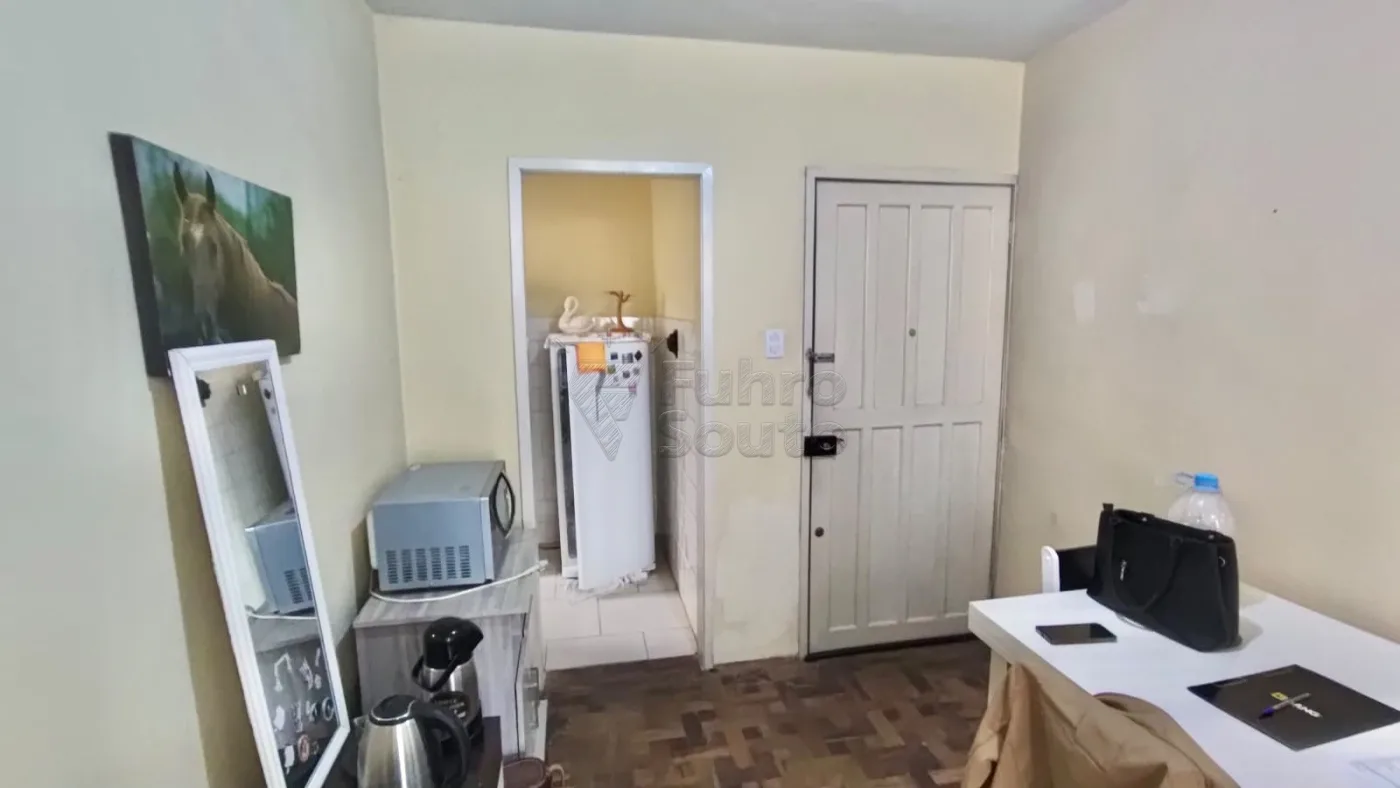 Comprar Apartamento / Padr&atilde;o em Pelotas R$ 110.000,00 - Foto 5