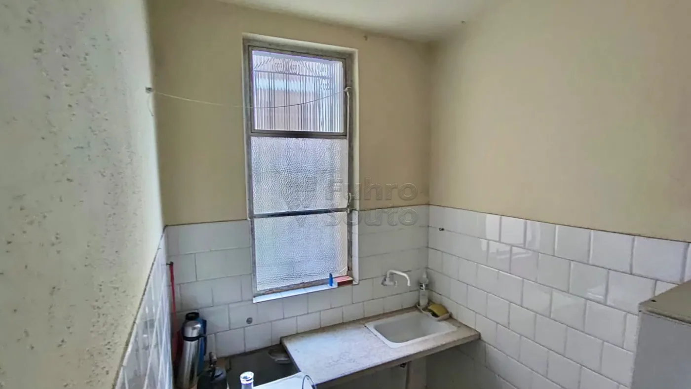 Comprar Apartamento / Padr&atilde;o em Pelotas R$ 110.000,00 - Foto 6