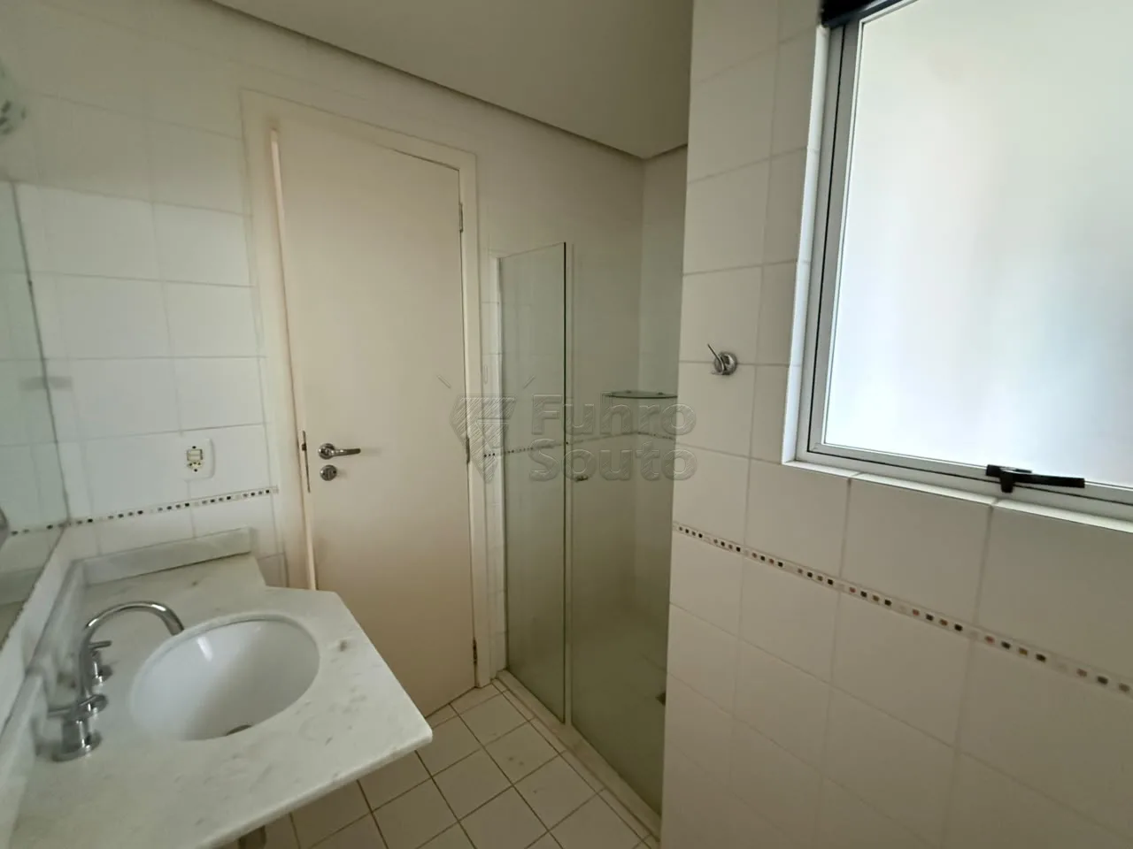 Comprar Apartamento / Padr&atilde;o em Pelotas R$ 600.000,00 - Foto 6