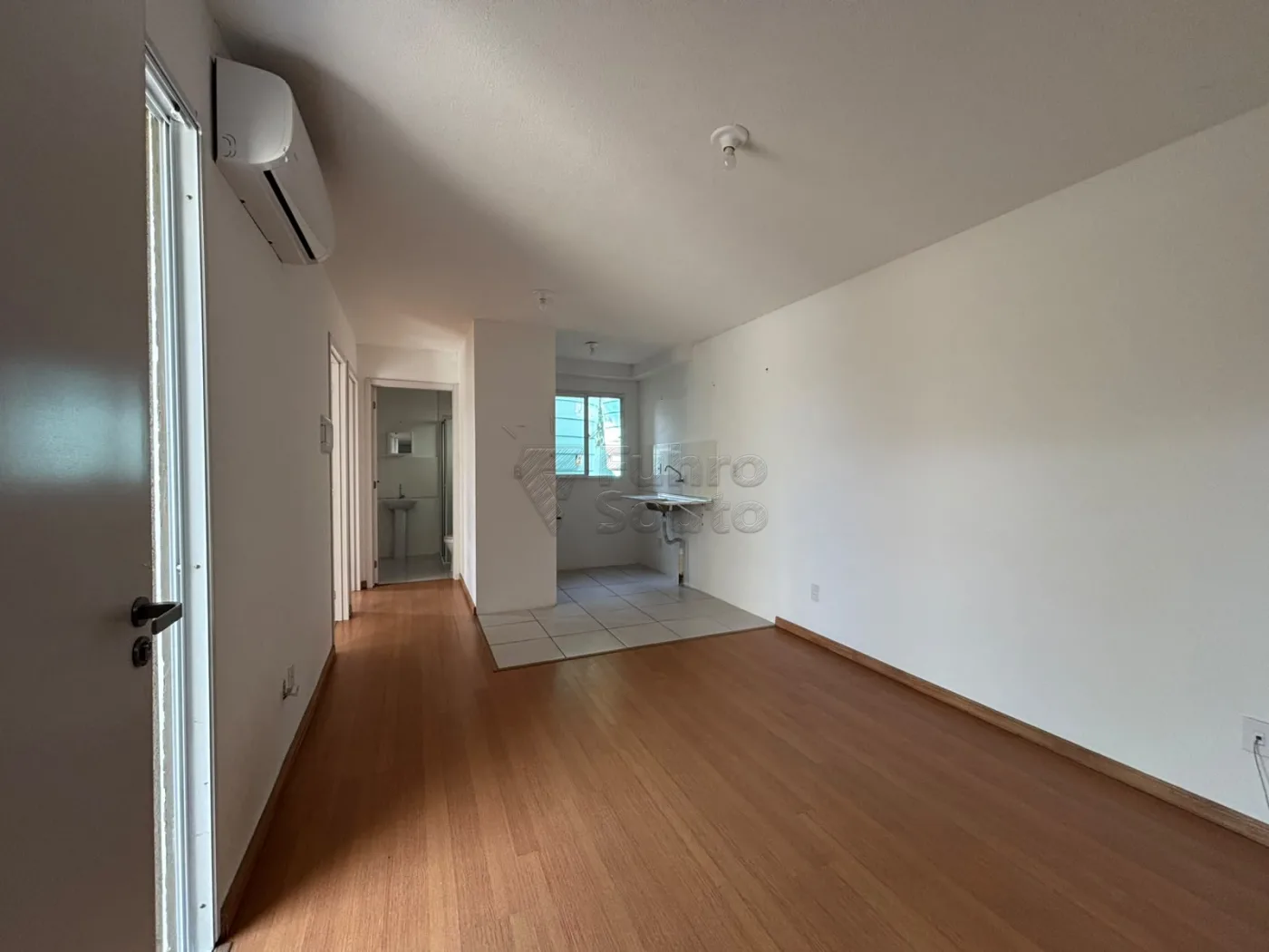 Comprar Apartamento / Padr&atilde;o em Pelotas R$ 220.000,00 - Foto 1
