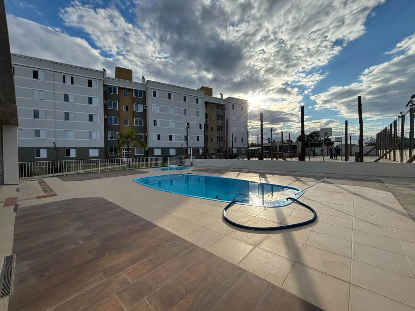 Comprar Apartamento / Padr&atilde;o em Pelotas R$ 220.000,00 - Foto 11