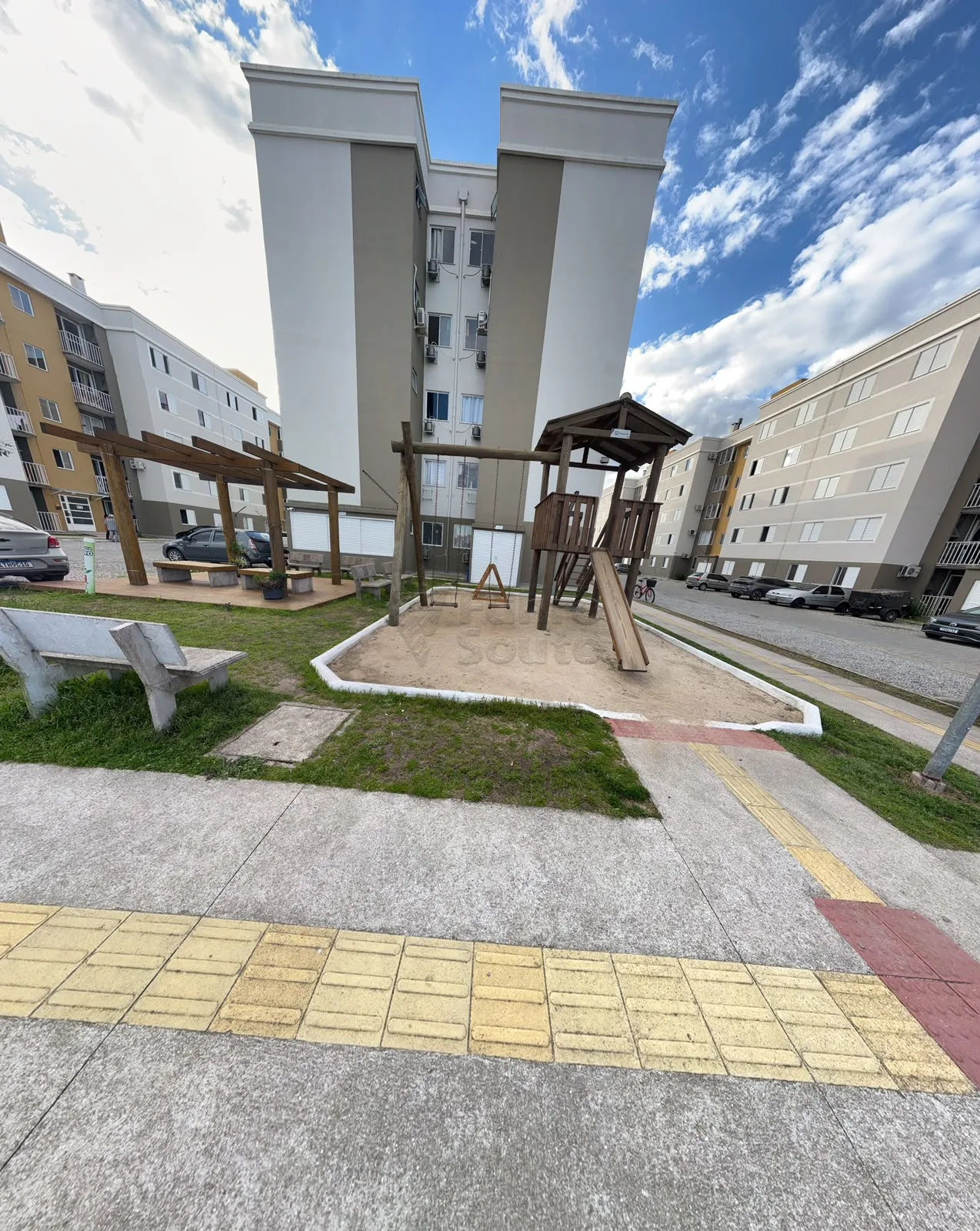 Comprar Apartamento / Padr&atilde;o em Pelotas R$ 220.000,00 - Foto 14