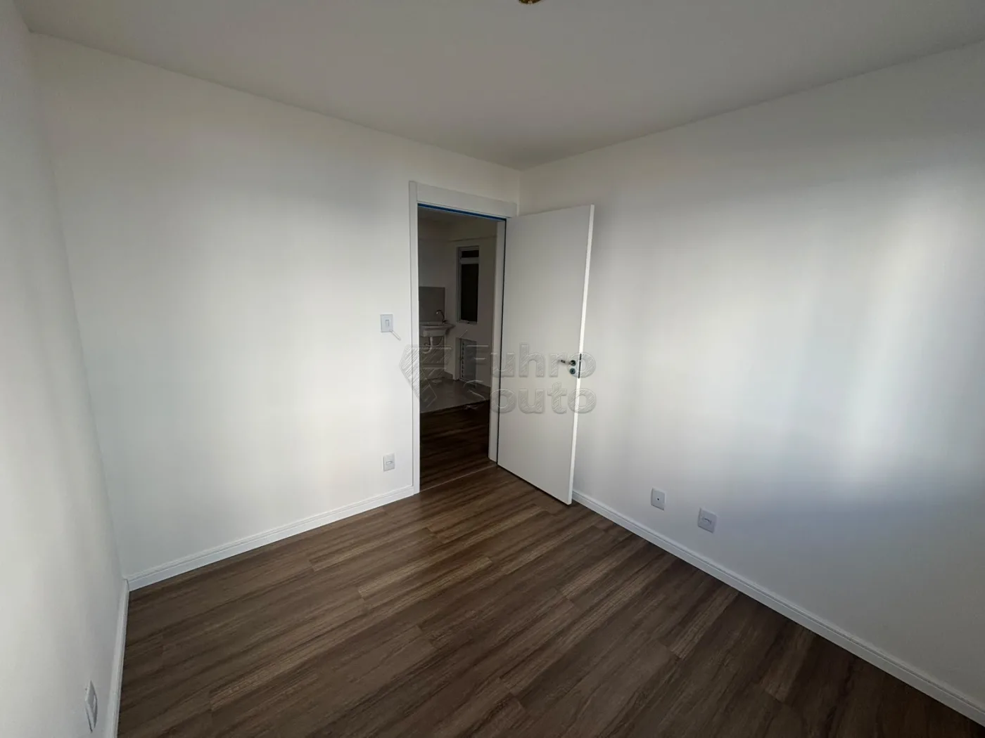 Comprar Apartamento / Padr&atilde;o em Pelotas R$ 184.900,00 - Foto 5