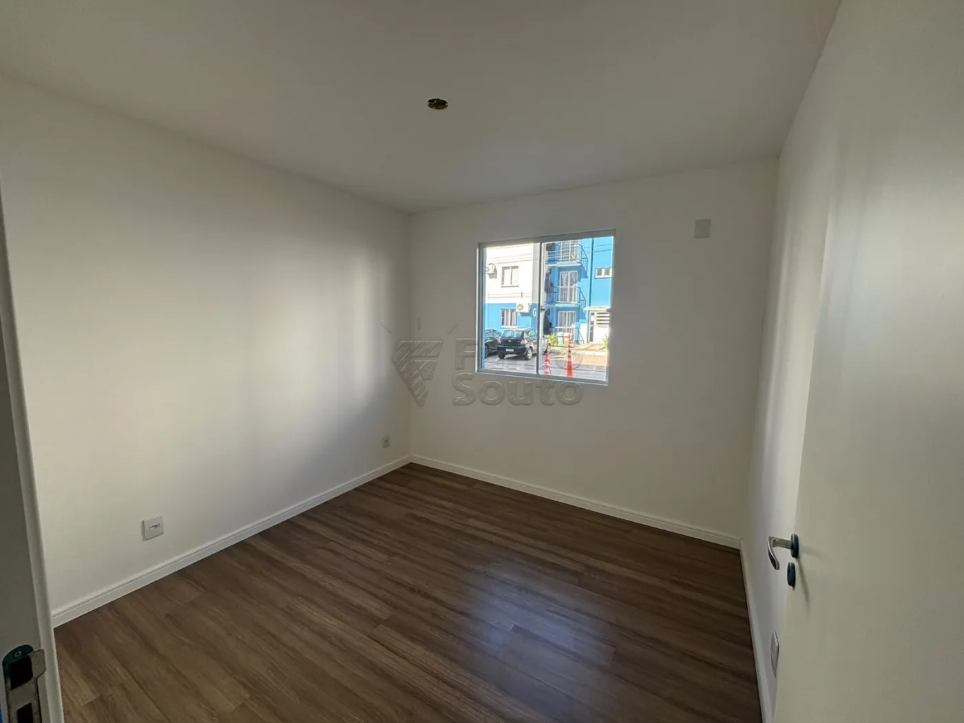 Comprar Apartamento / Padr&atilde;o em Pelotas R$ 184.900,00 - Foto 6