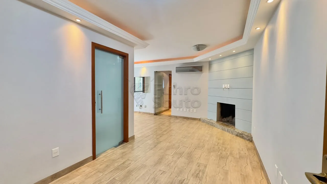 Comprar Apartamento / Padr&atilde;o em Pelotas R$ 728.000,00 - Foto 3
