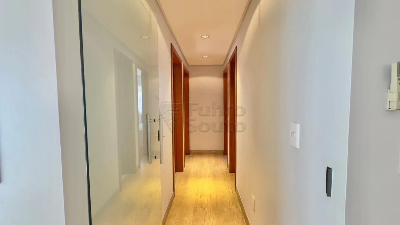 Comprar Apartamento / Padr&atilde;o em Pelotas R$ 728.000,00 - Foto 7