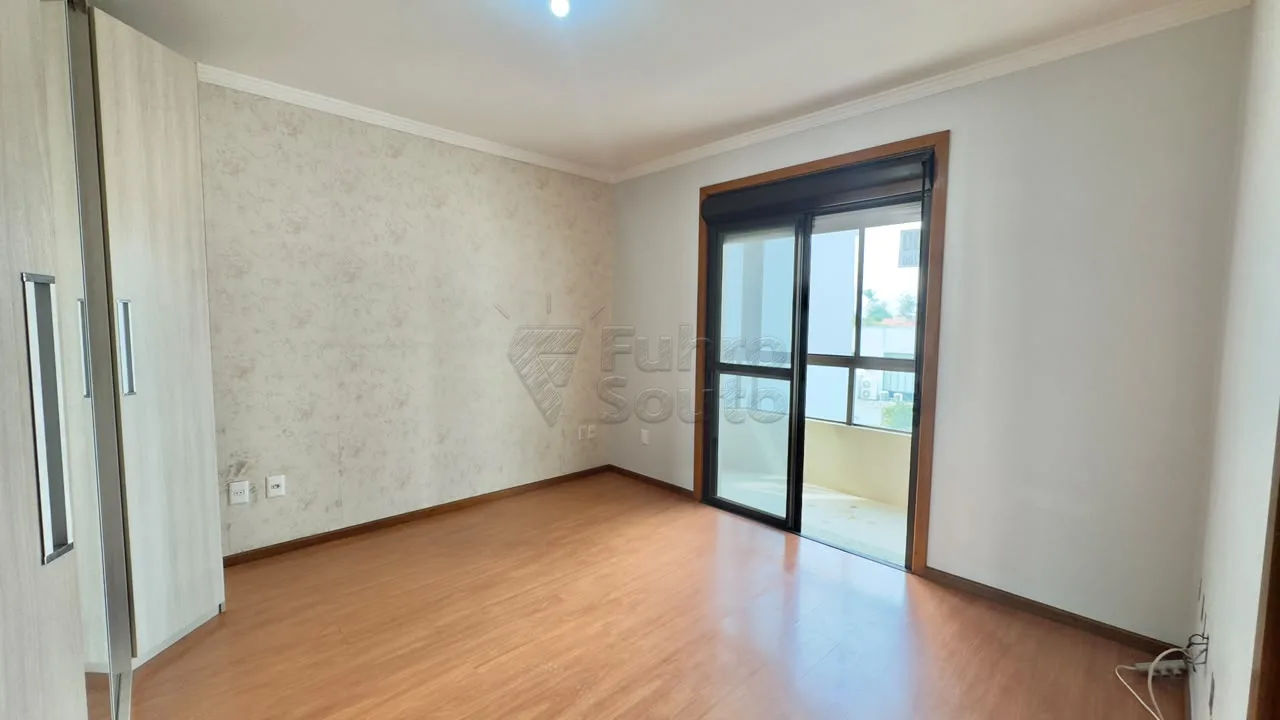 Comprar Apartamento / Padr&atilde;o em Pelotas R$ 728.000,00 - Foto 10