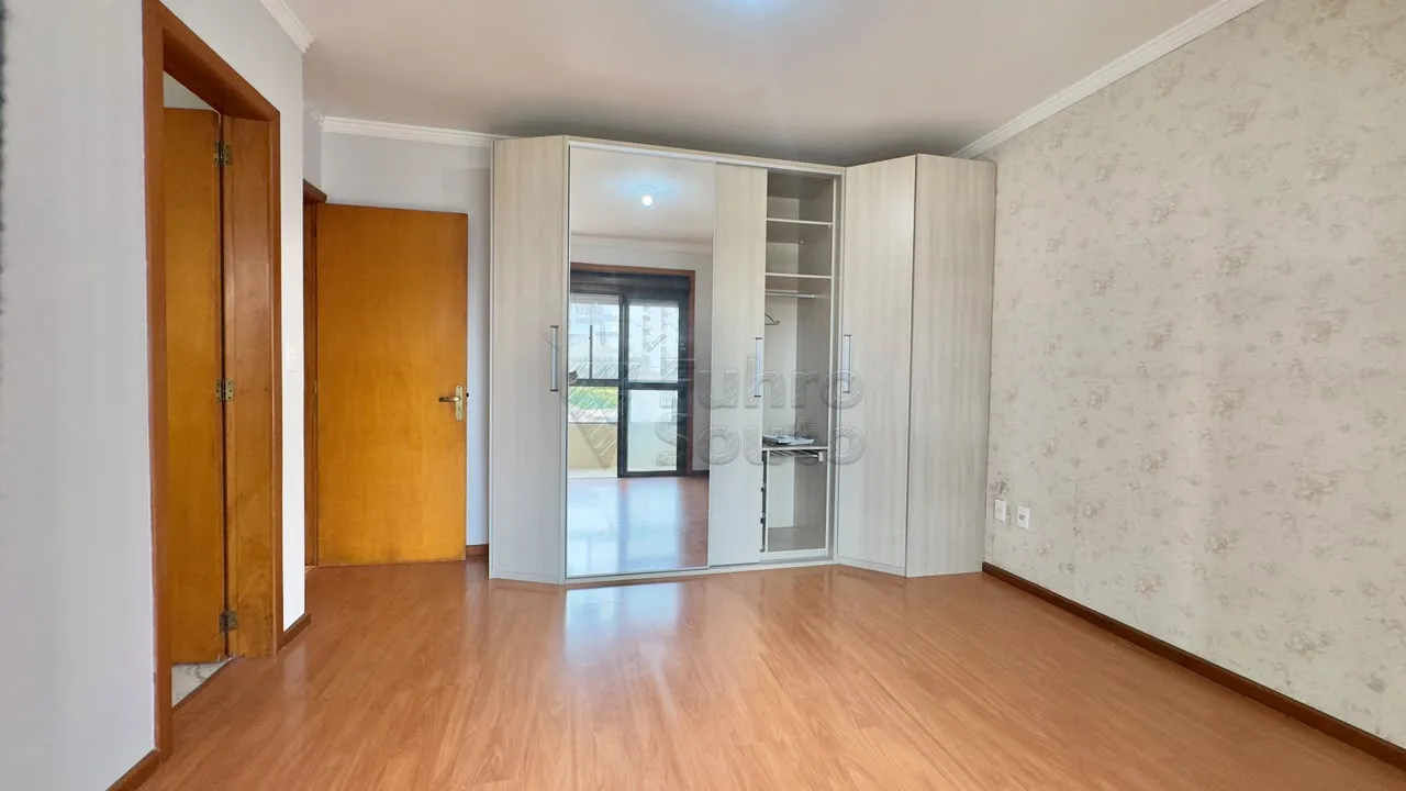 Comprar Apartamento / Padr&atilde;o em Pelotas R$ 728.000,00 - Foto 9