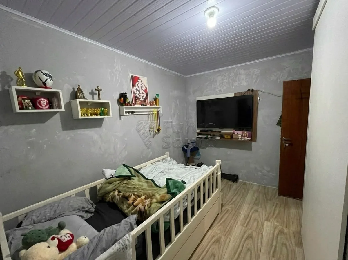 Comprar Casa / Padr&atilde;o em Pelotas R$ 298.000,00 - Foto 9