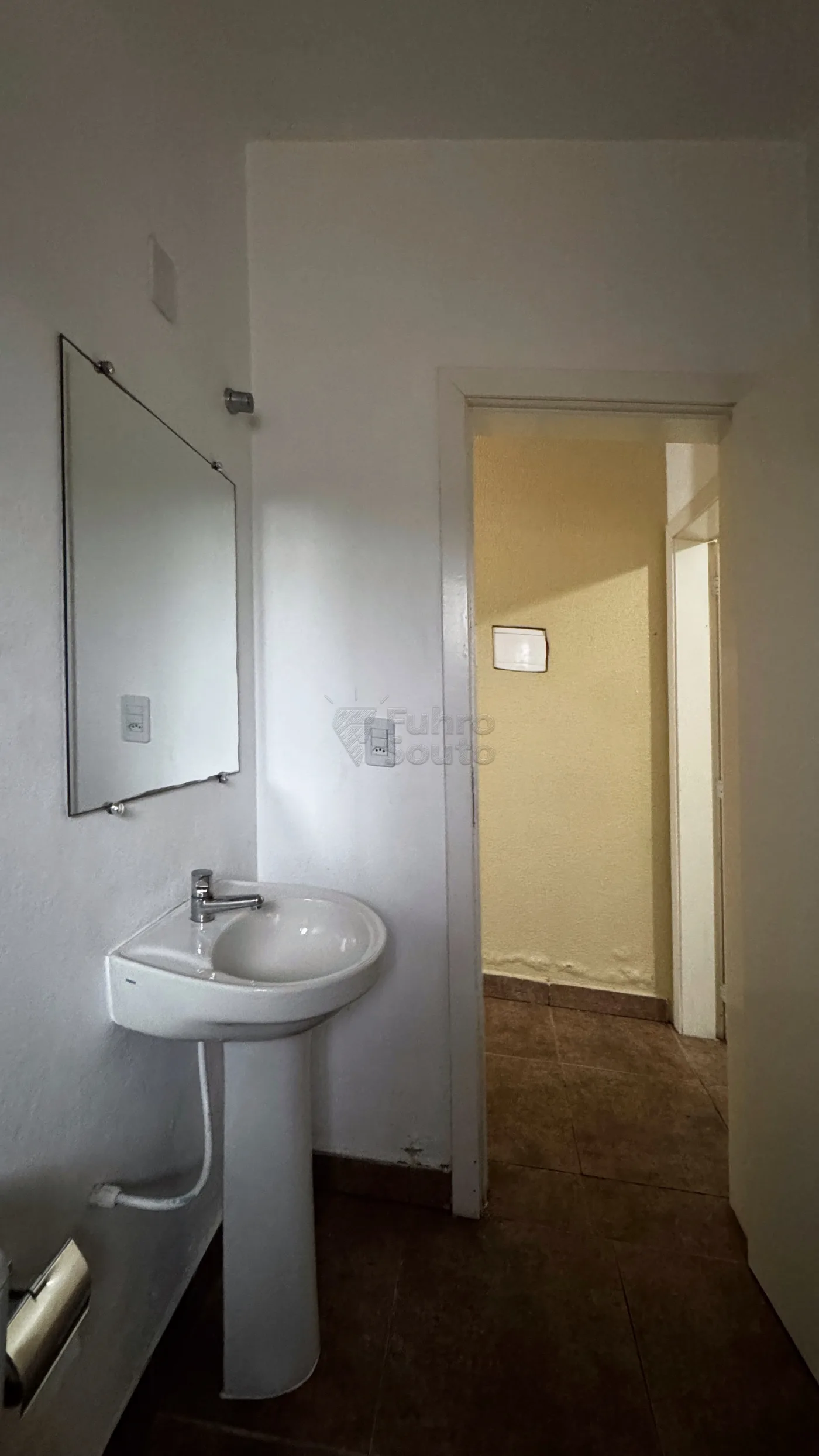 Comprar Casa / Padr&atilde;o em Pelotas R$ 748.000,00 - Foto 4