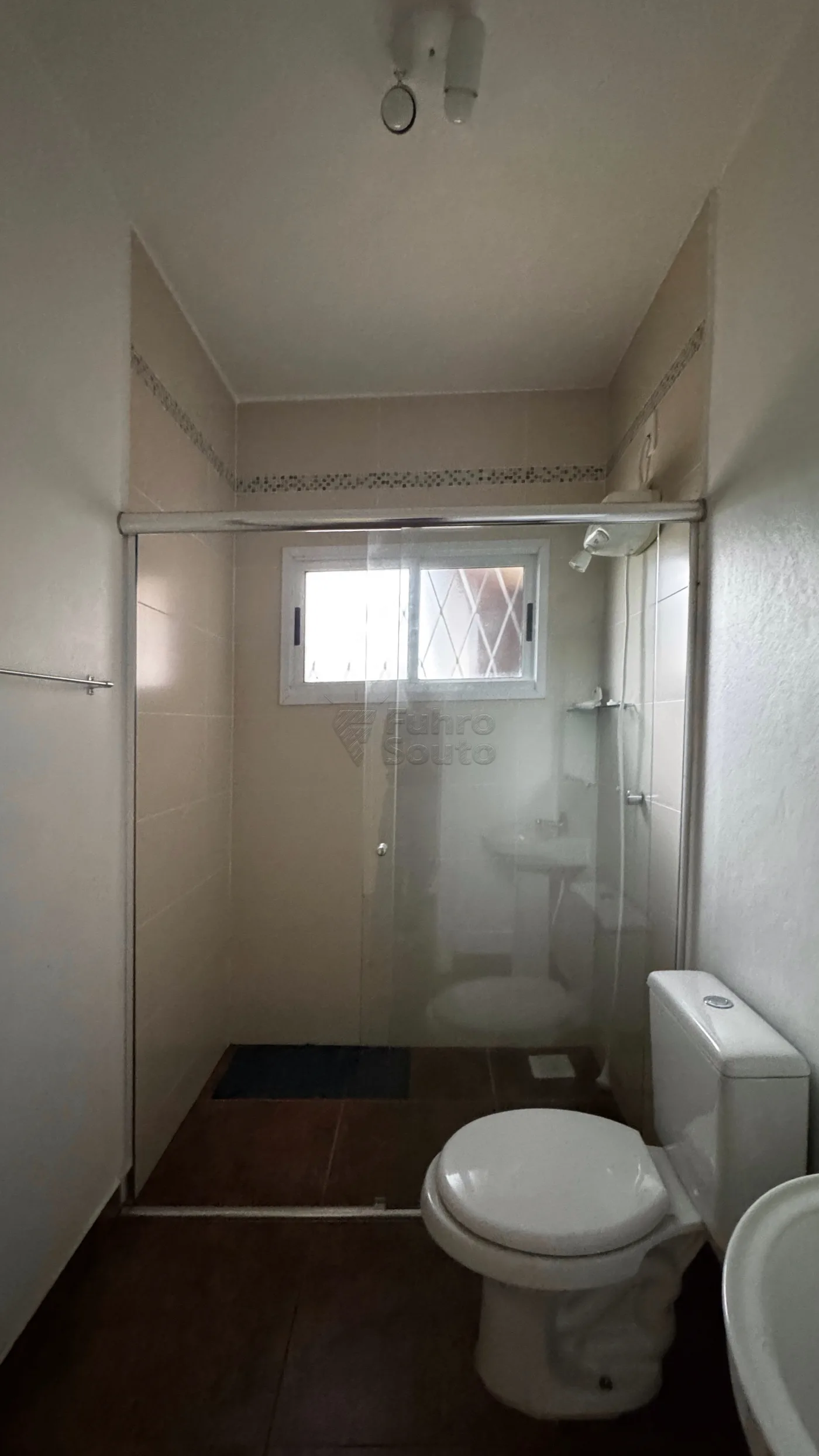 Comprar Casa / Padr&atilde;o em Pelotas R$ 748.000,00 - Foto 5