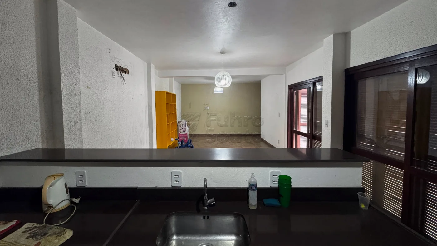 Comprar Casa / Padr&atilde;o em Pelotas R$ 748.000,00 - Foto 11