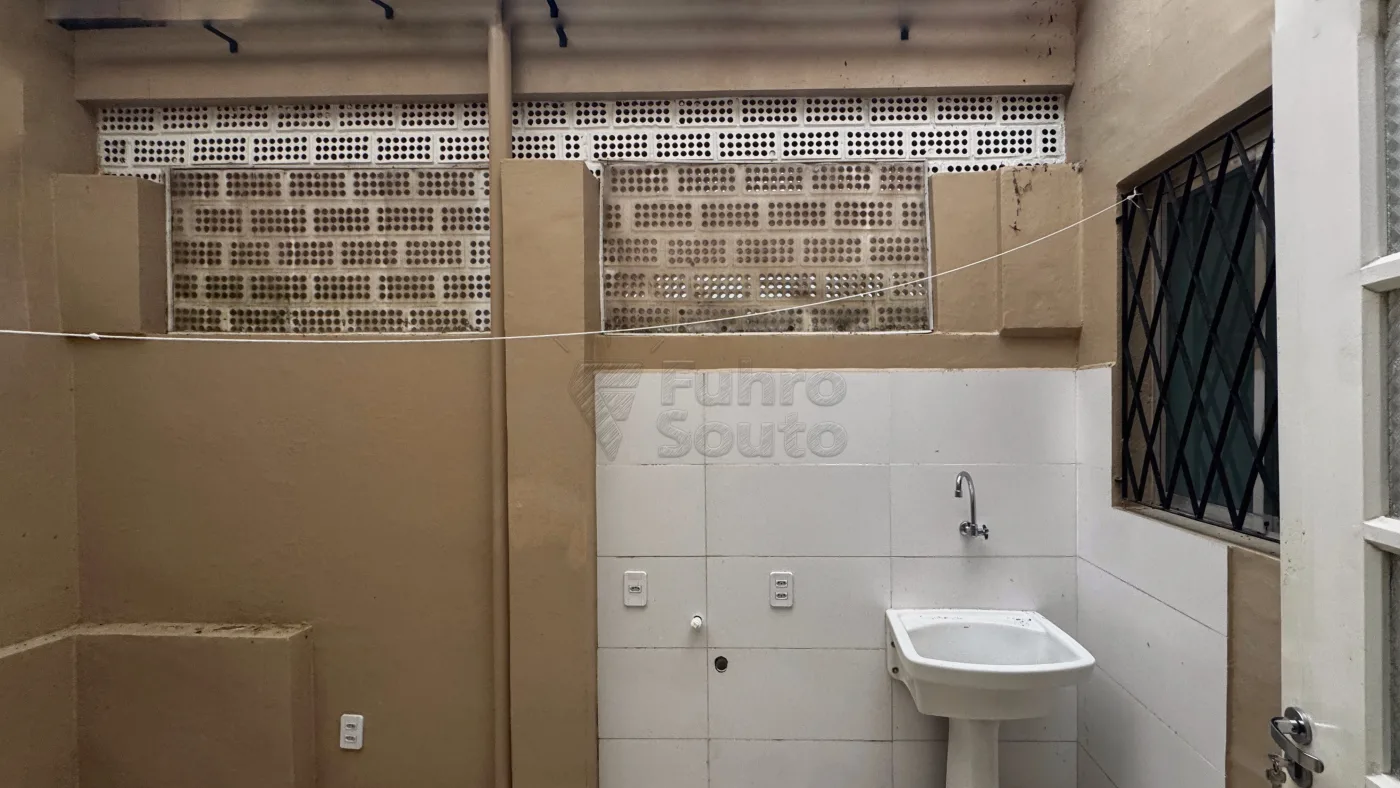 Comprar Casa / Padr&atilde;o em Pelotas R$ 748.000,00 - Foto 9