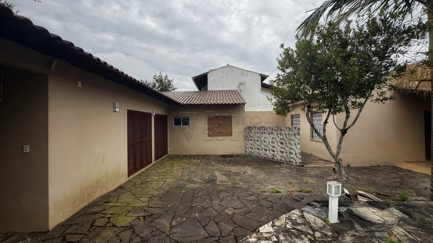Comprar Casa / Padr&atilde;o em Pelotas R$ 748.000,00 - Foto 15