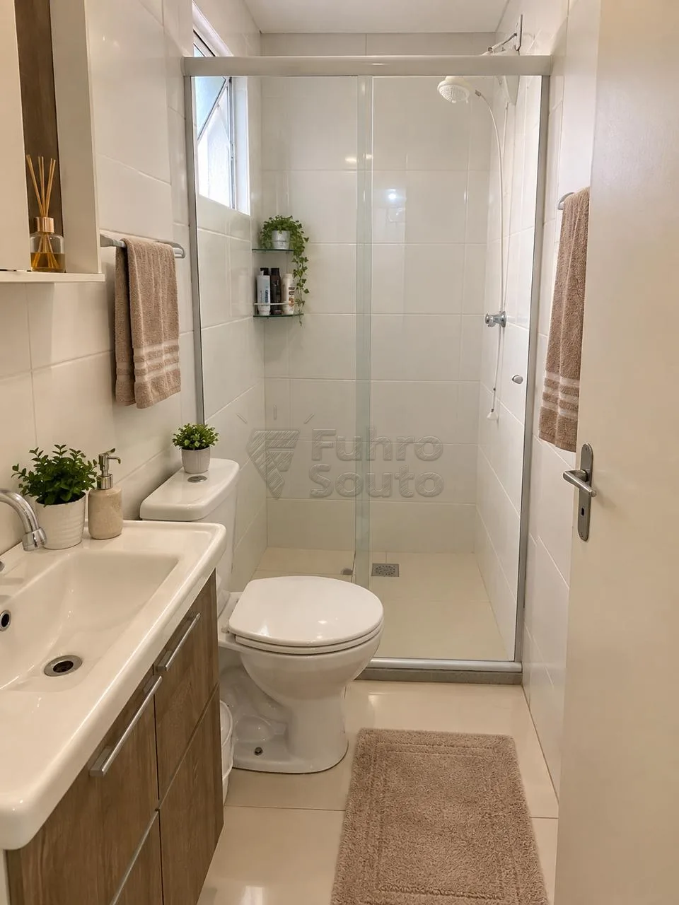 Comprar Apartamento / Padr&atilde;o em Pelotas R$ 189.900,00 - Foto 3