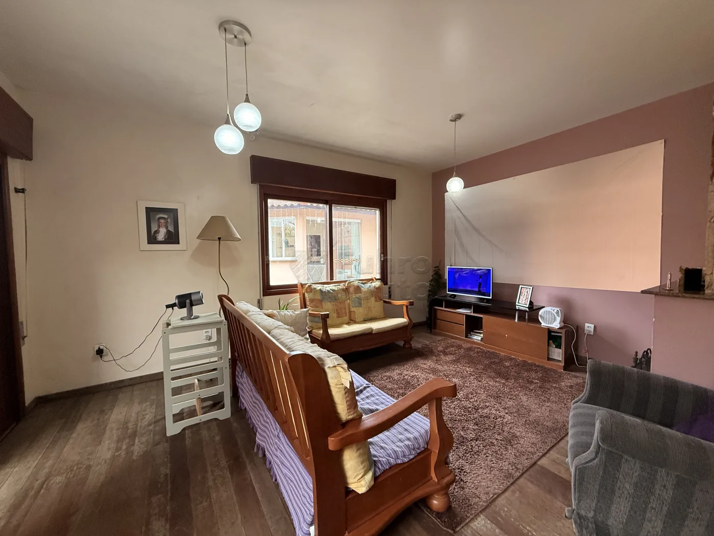 Comprar Casa / Padr&atilde;o em Pelotas R$ 695.000,00 - Foto 3