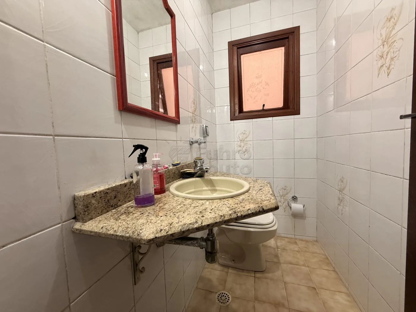 Comprar Casa / Padr&atilde;o em Pelotas R$ 695.000,00 - Foto 9