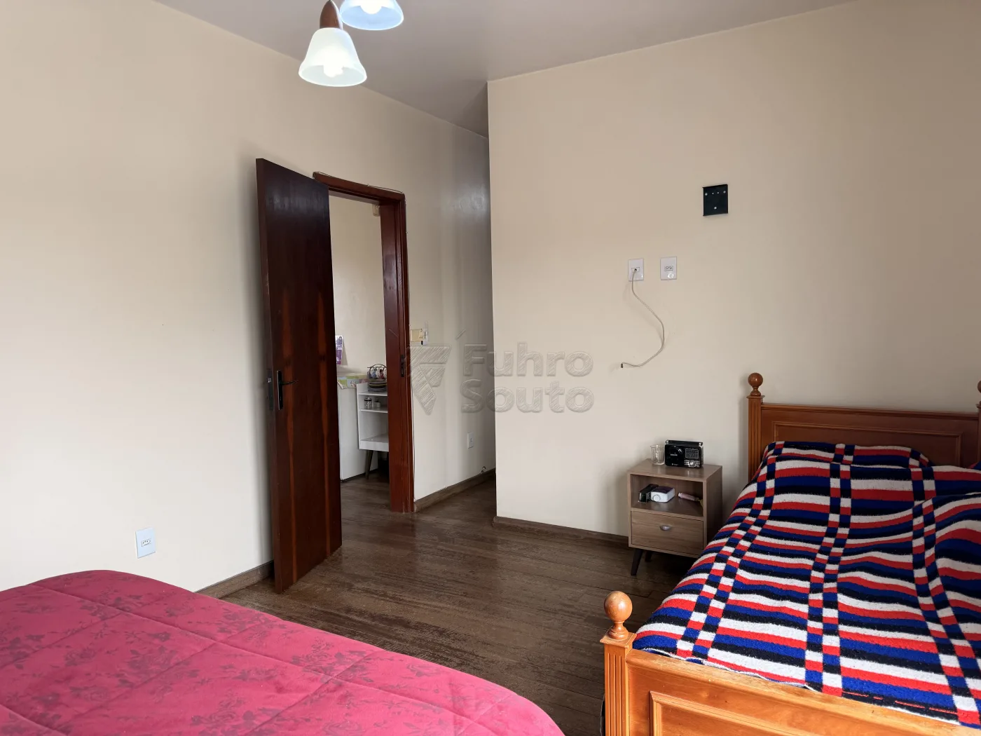 Comprar Casa / Padr&atilde;o em Pelotas R$ 695.000,00 - Foto 18