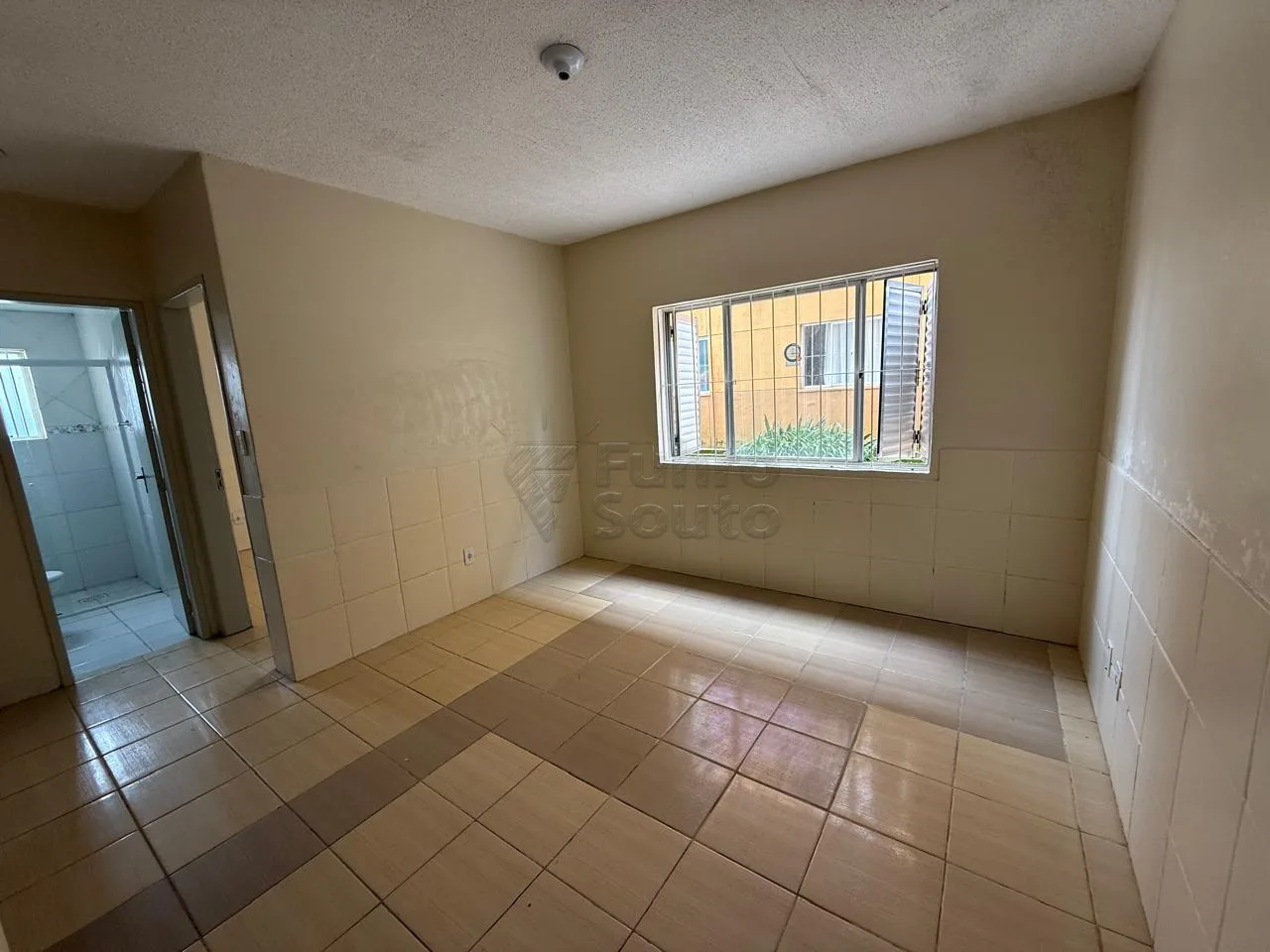 Comprar Apartamento / Padr&atilde;o em Pelotas R$ 125.000,00 - Foto 1
