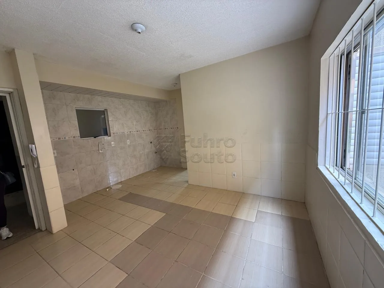 Comprar Apartamento / Padr&atilde;o em Pelotas R$ 125.000,00 - Foto 2