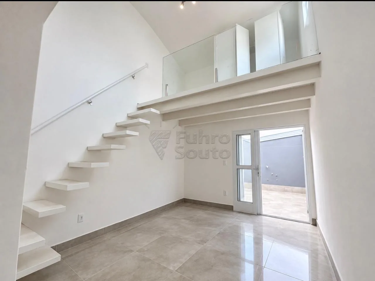 Comprar Casa / Padr&atilde;o em Pelotas R$ 380.000,00 - Foto 7