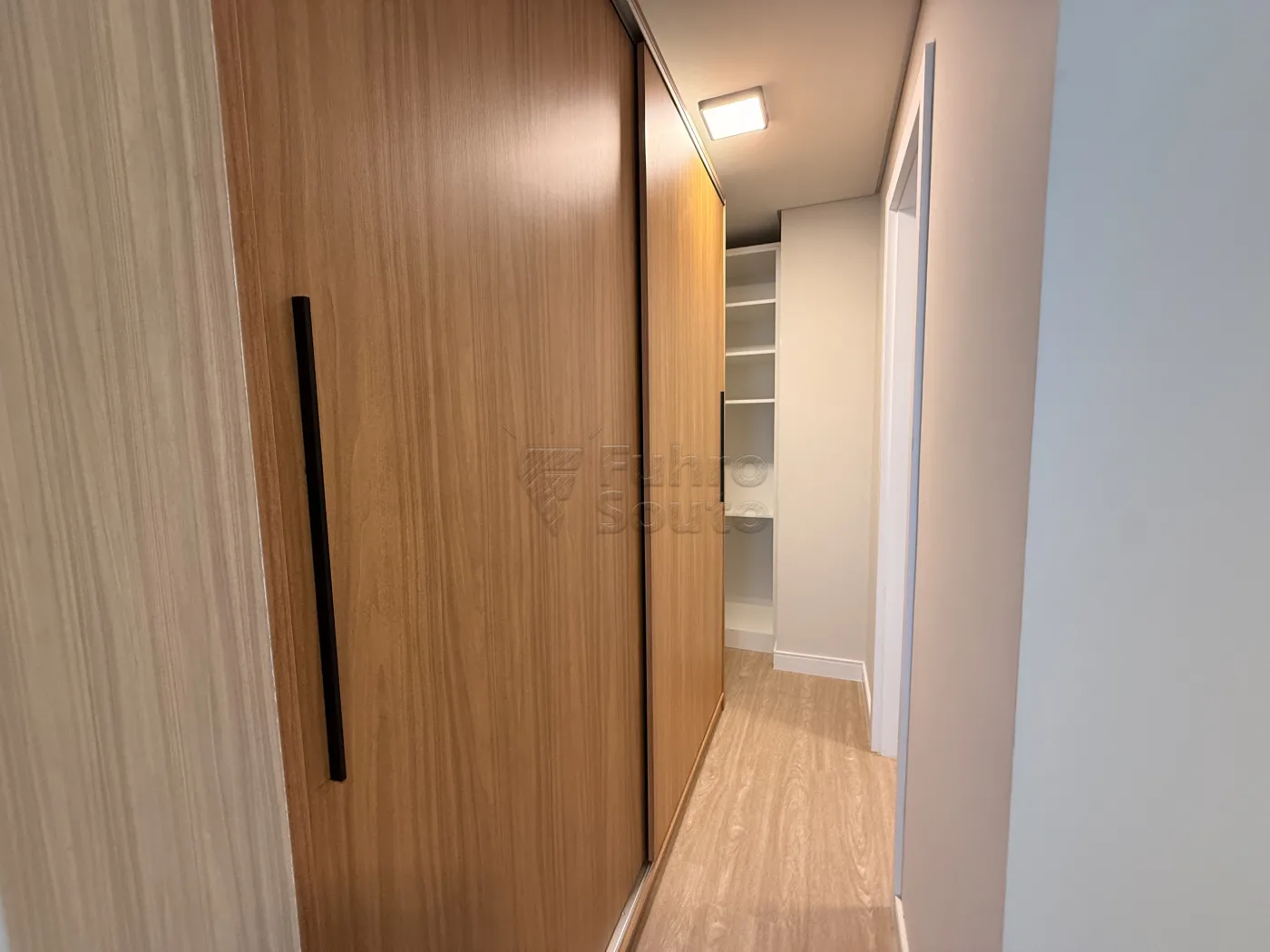 Comprar Apartamento / Padr&atilde;o em Pelotas R$ 498.000,00 - Foto 5