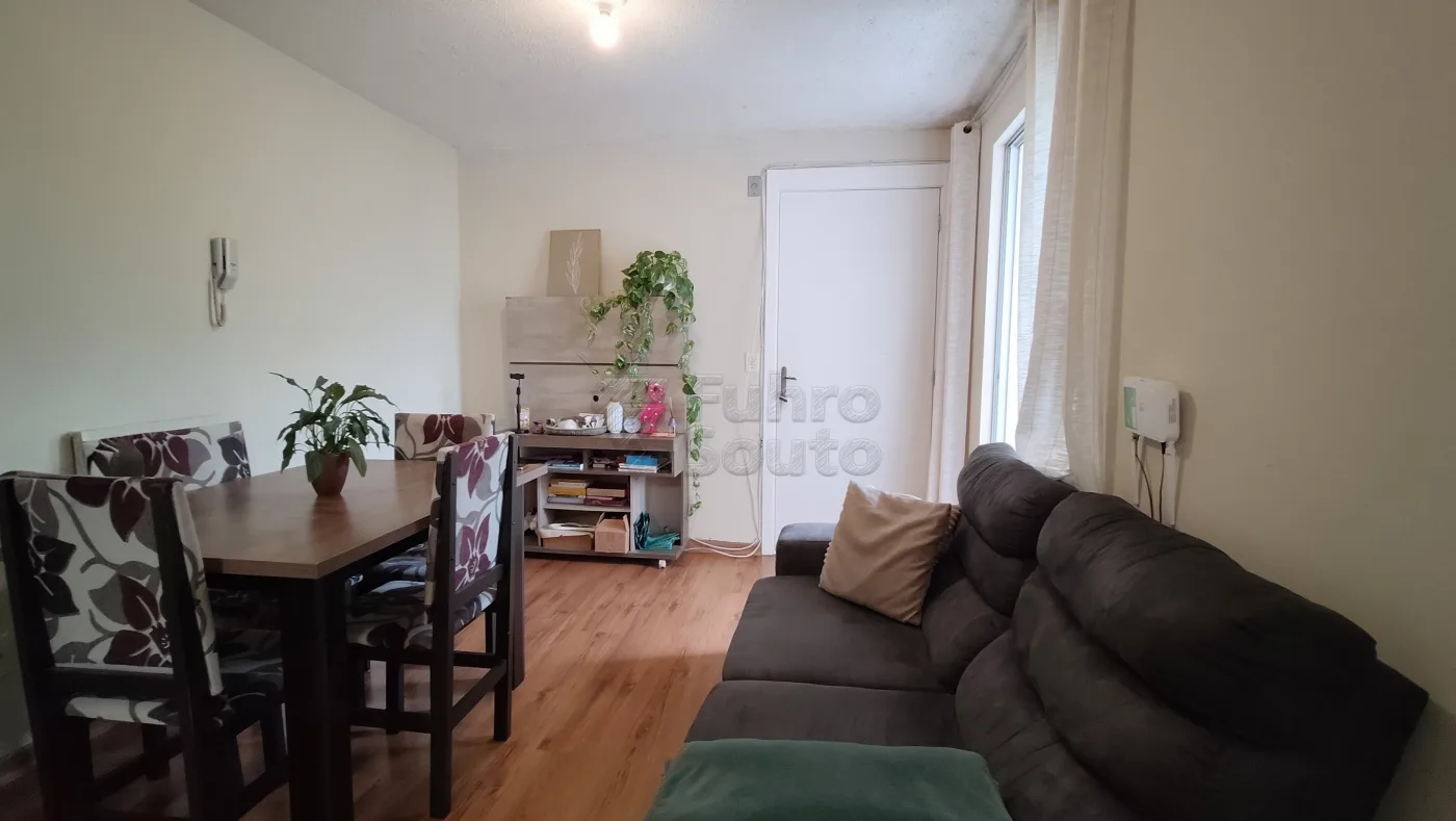 Comprar Apartamento / Padr&atilde;o em Pelotas R$ 190.000,00 - Foto 3