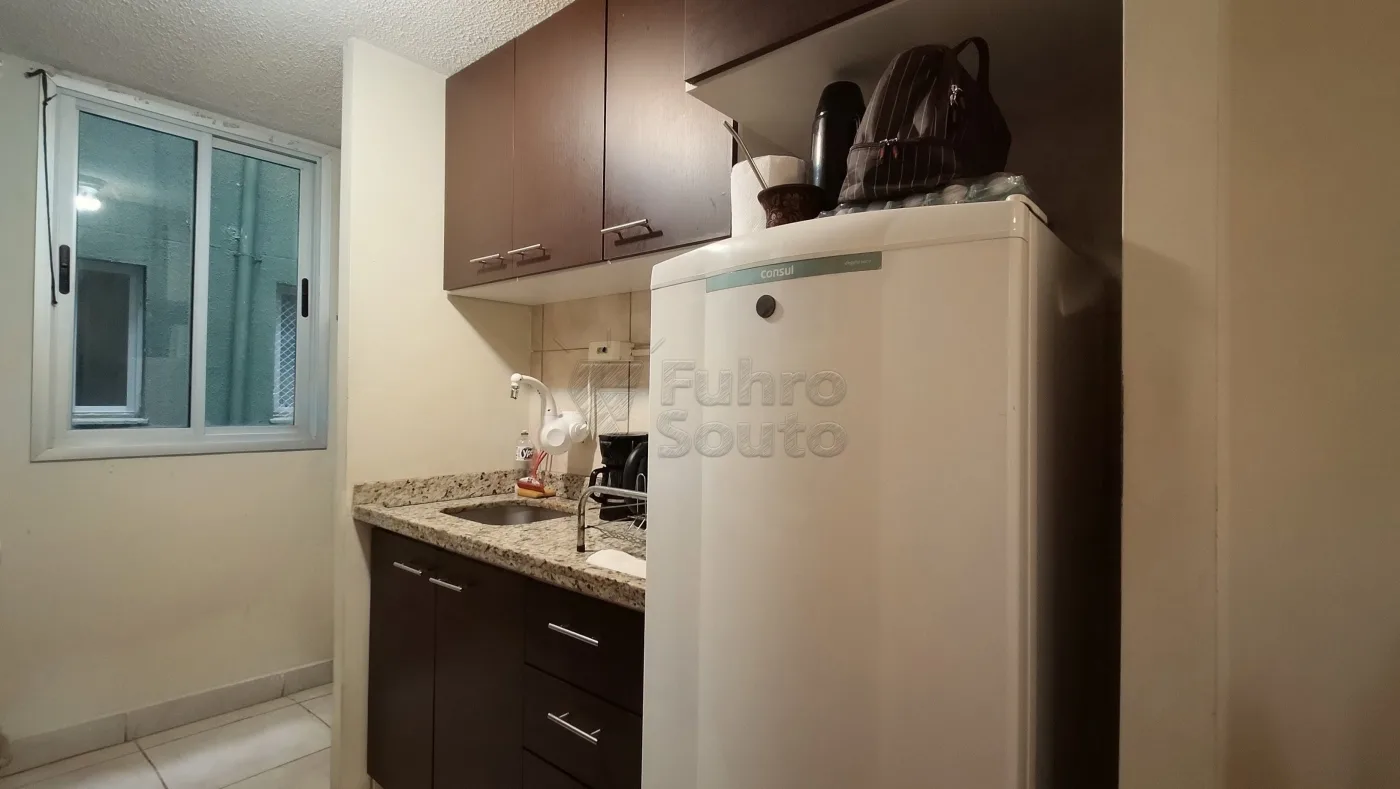 Comprar Apartamento / Padr&atilde;o em Pelotas R$ 190.000,00 - Foto 6