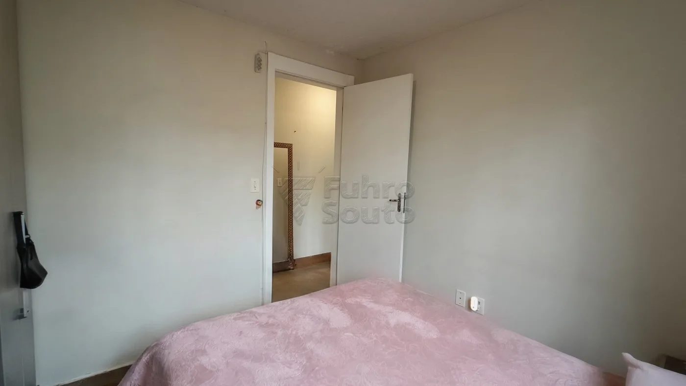 Comprar Apartamento / Padr&atilde;o em Pelotas R$ 190.000,00 - Foto 10
