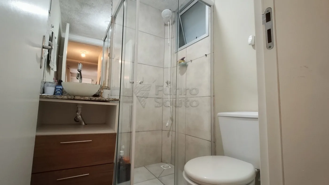 Comprar Apartamento / Padr&atilde;o em Pelotas R$ 190.000,00 - Foto 11
