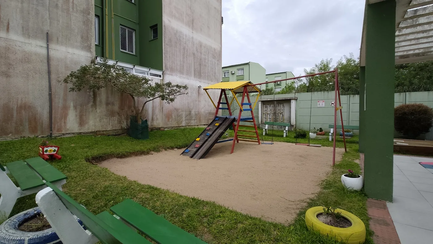 Comprar Apartamento / Padr&atilde;o em Pelotas R$ 190.000,00 - Foto 18