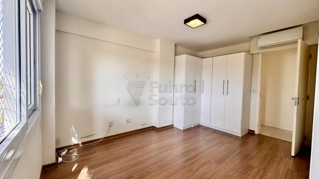 Comprar Apartamento / Padr&atilde;o em Pelotas R$ 620.000,00 - Foto 6
