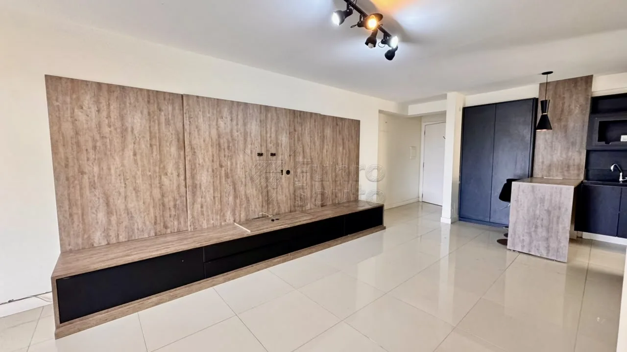 Comprar Apartamento / Padr&atilde;o em Pelotas R$ 620.000,00 - Foto 1
