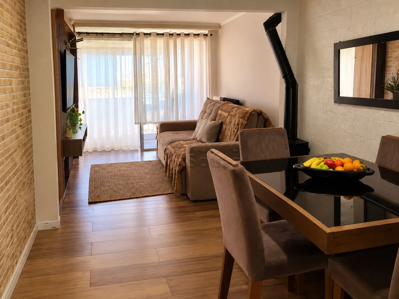 Comprar Casa / Padr&atilde;o em Pelotas R$ 210.000,00 - Foto 2