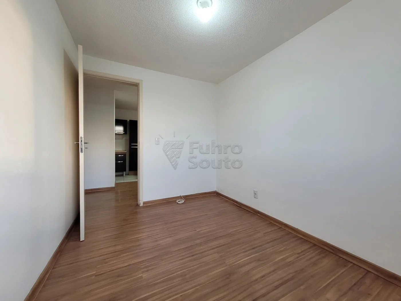 Comprar Apartamento / Padr&atilde;o em Pelotas R$ 170.000,00 - Foto 7