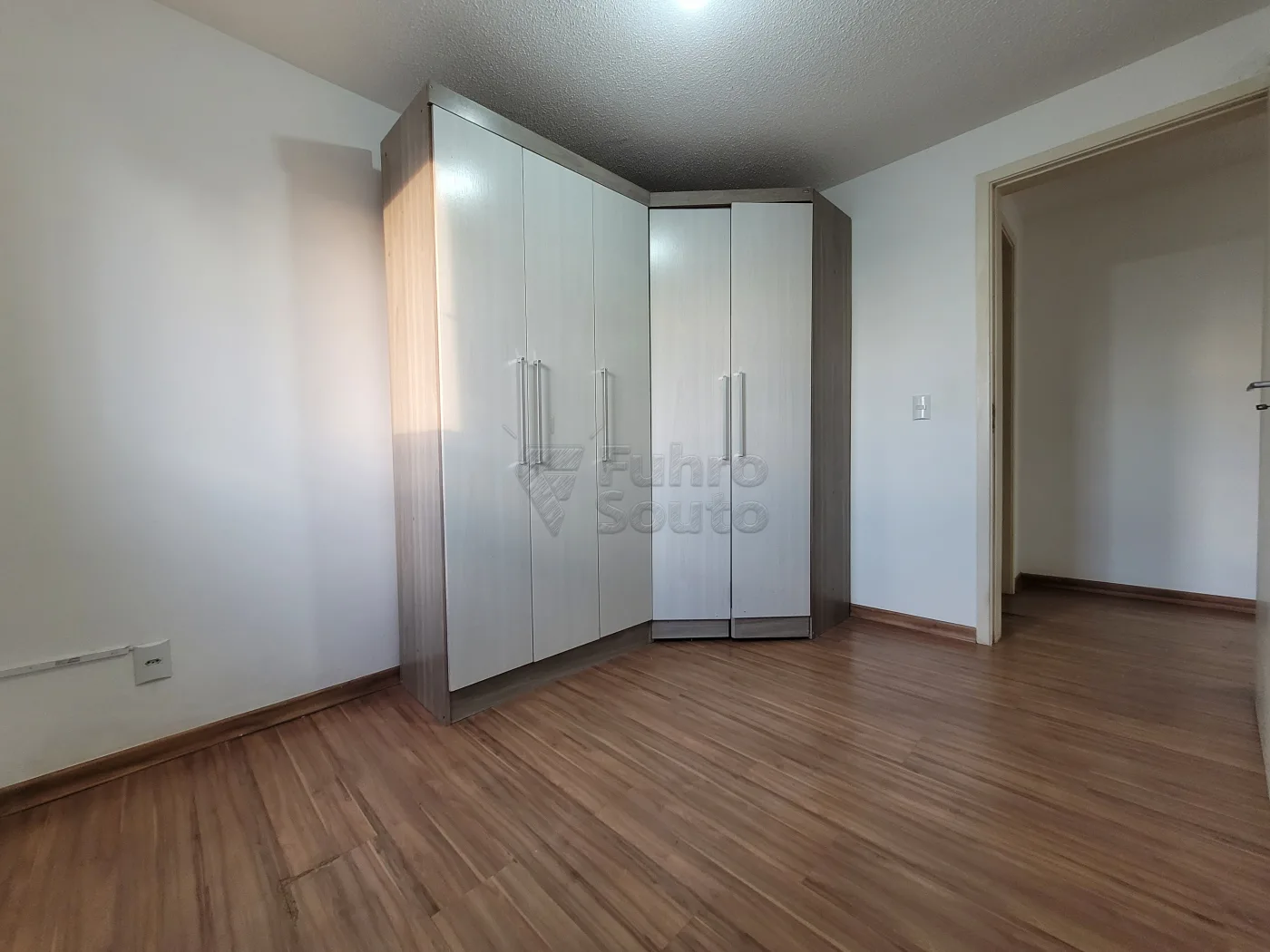 Comprar Apartamento / Padr&atilde;o em Pelotas R$ 170.000,00 - Foto 9