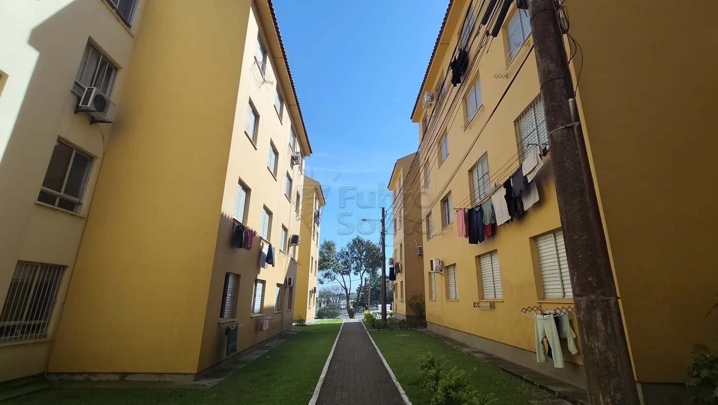 Comprar Apartamento / Padr&atilde;o em Pelotas R$ 177.000,00 - Foto 11