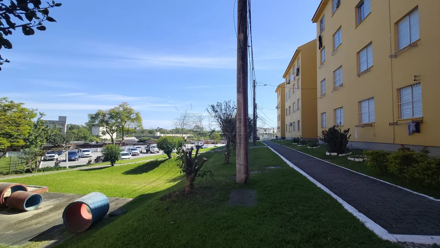 Comprar Apartamento / Padr&atilde;o em Pelotas R$ 177.000,00 - Foto 12