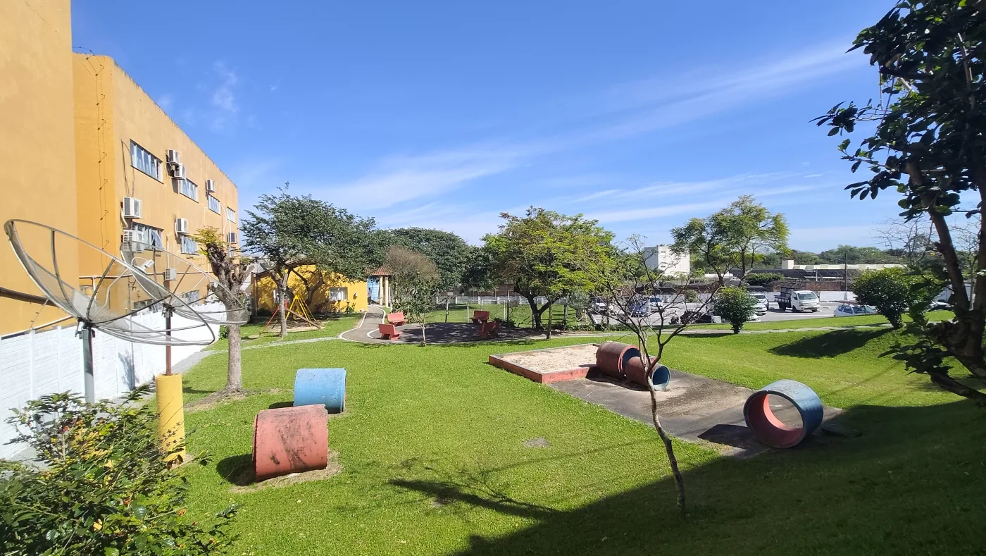 Comprar Apartamento / Padr&atilde;o em Pelotas R$ 177.000,00 - Foto 13