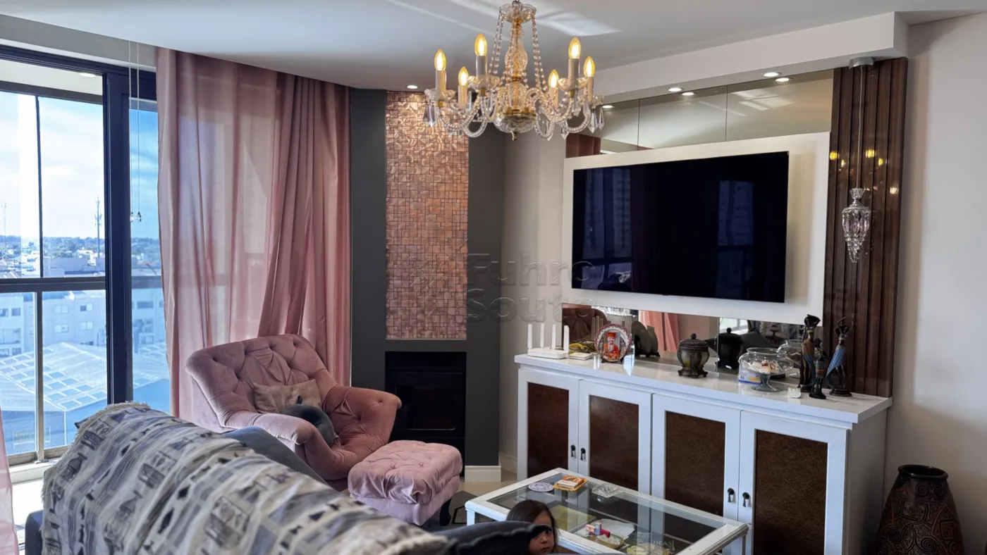 Comprar Apartamento / Padr&atilde;o em Pelotas R$ 1.150.000,00 - Foto 2