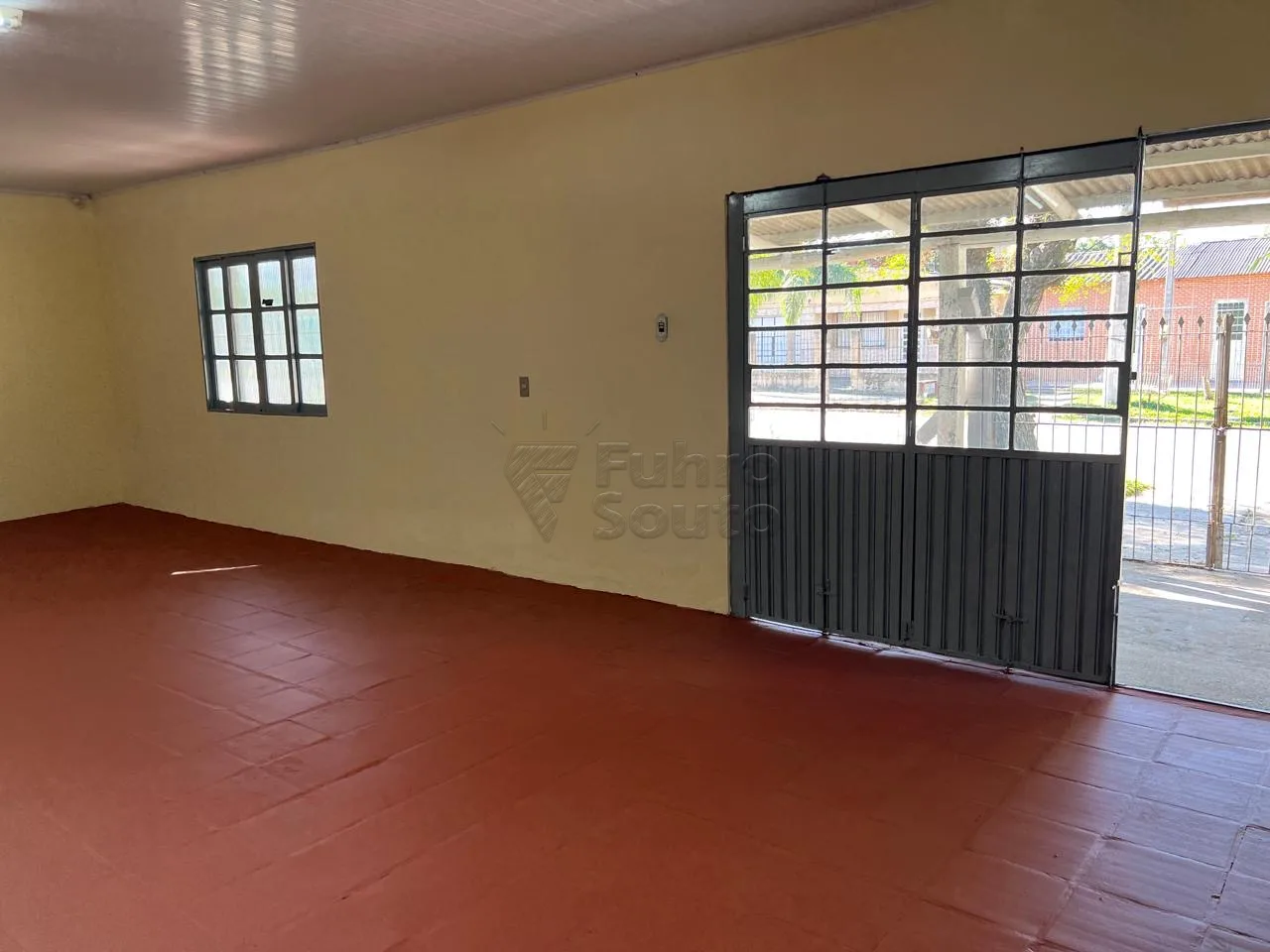 Comprar Comercial / Pr&eacute;dio em Pelotas R$ 450.000,00 - Foto 2